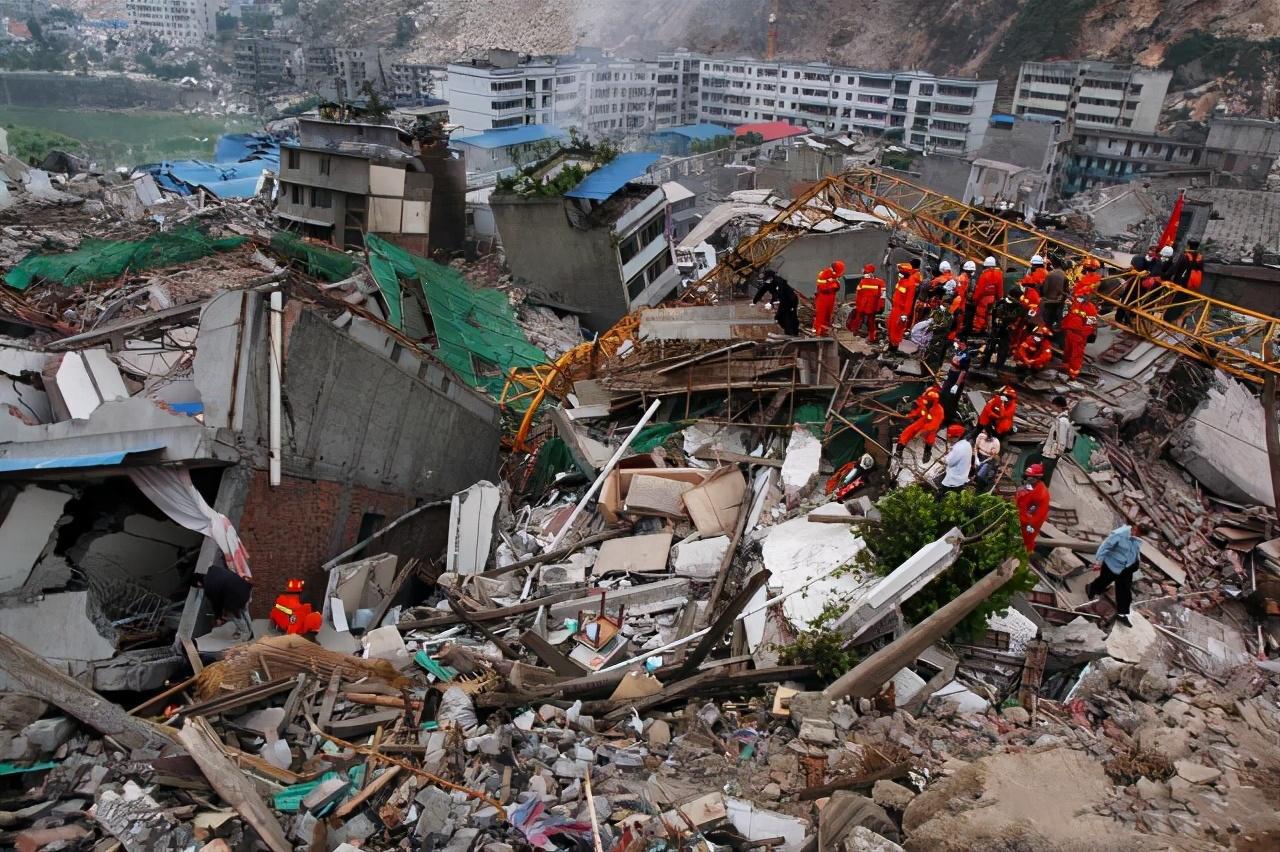 “野外车里地震视频怎么播放”热议背后：揭秘游戏攻略中的新潮流