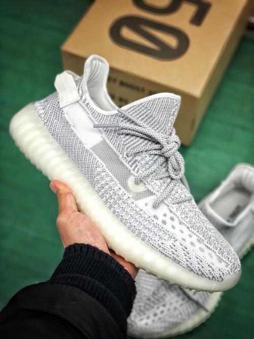 “Yeezy350亚洲限定满天星”：崛起的璀璨之星！